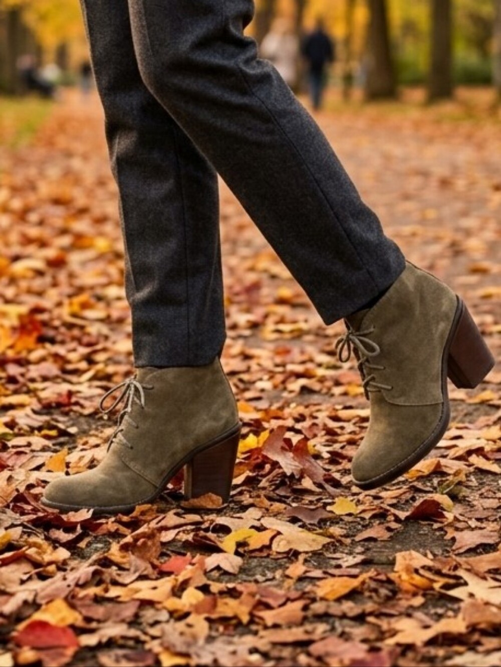 Steve Madden Olive Brown Suede Lace-Up Ankle Boots
